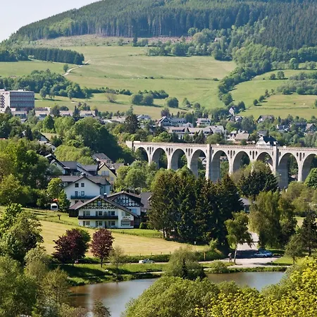 First-Class Domizil Willingen-Lodge Mit Eingezaeuntem Garten Und Spielplatz In Zentraler Top-Lage! Willingen (Upland)
