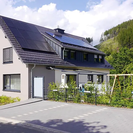 First-class Domizil Willingen-lodge Mit Eingezaeuntem Garten Und Spielplatz In Zentraler Top-lage! *
