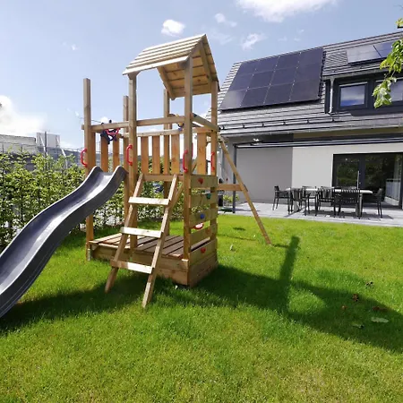 First-class Domizil Willingen-lodge Mit Eingezaeuntem Garten Und Spielplatz In Zentraler Top-lage! *